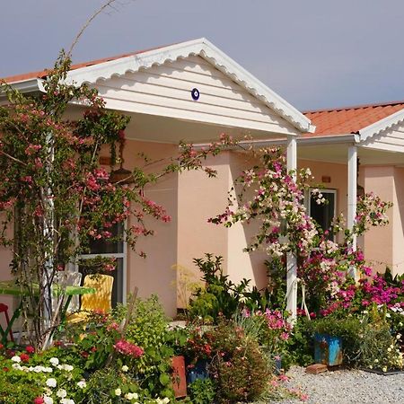 Milas Yelken Bungalov Bed & Breakfast エクステリア 写真